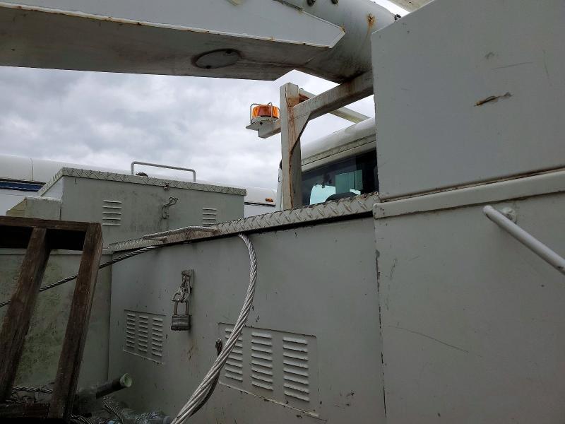2013 Freigliner 2013 Freightliner Business Class M2 Bucket Truck