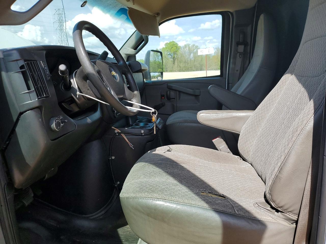 2017 Chev Express G3500