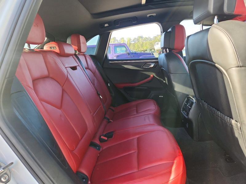 2018 Porsche Macan gts