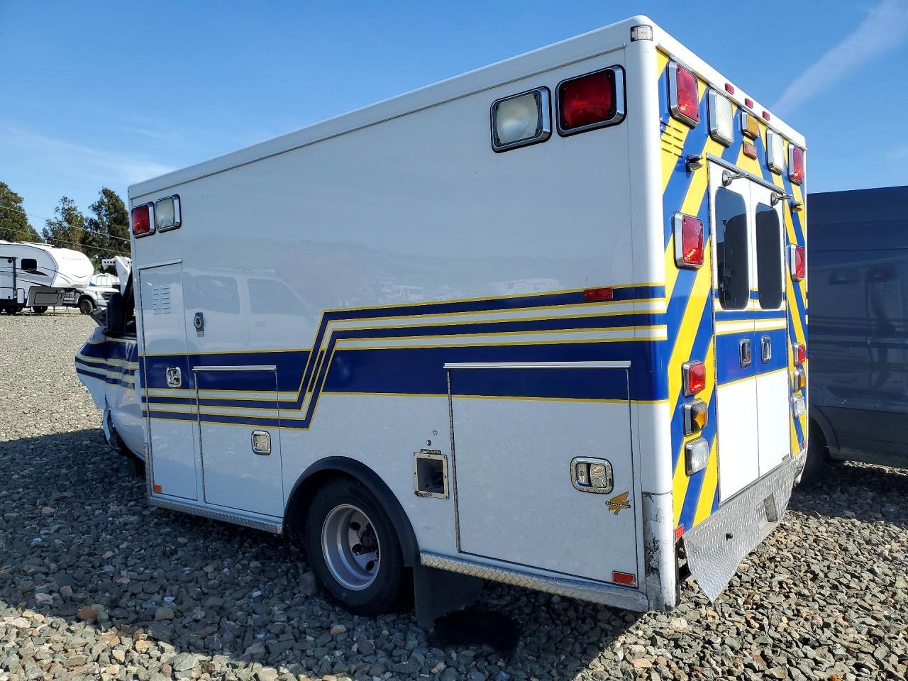 2017 Ford Econoline E350 Super Duty Cutaway Van