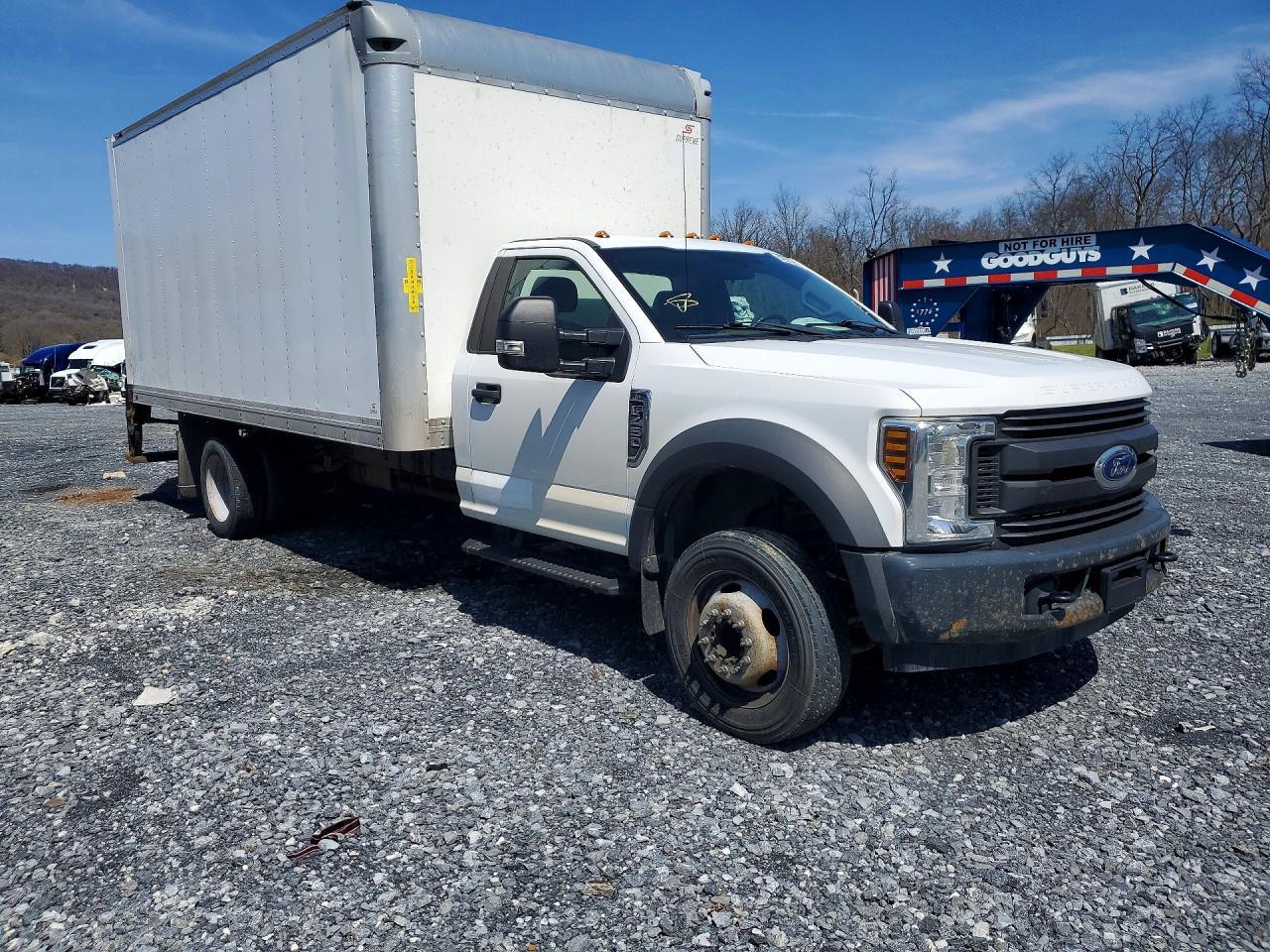 2019 Ford F450 Super BOX Truck