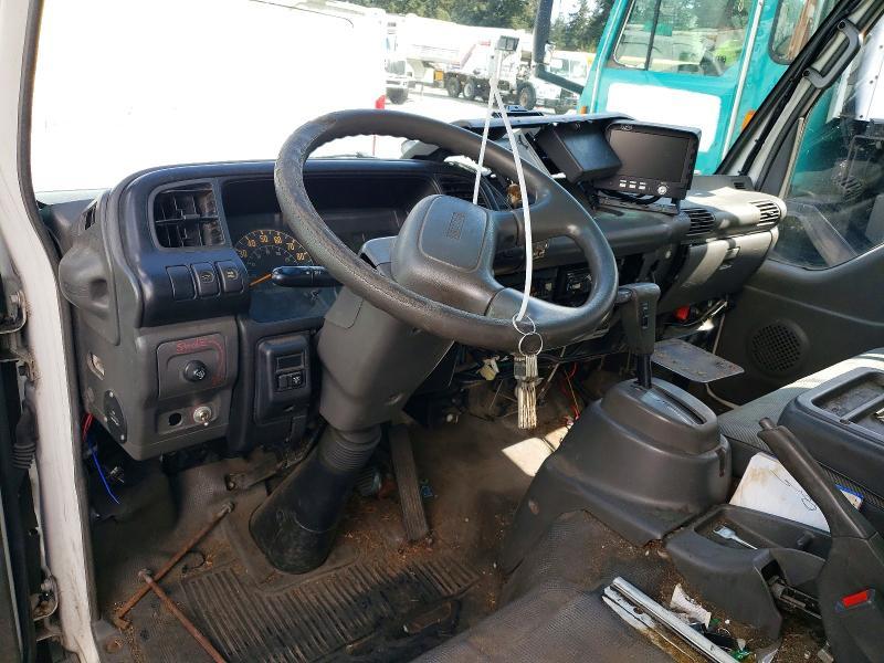 2001 Isuzu NPR BOX Truck