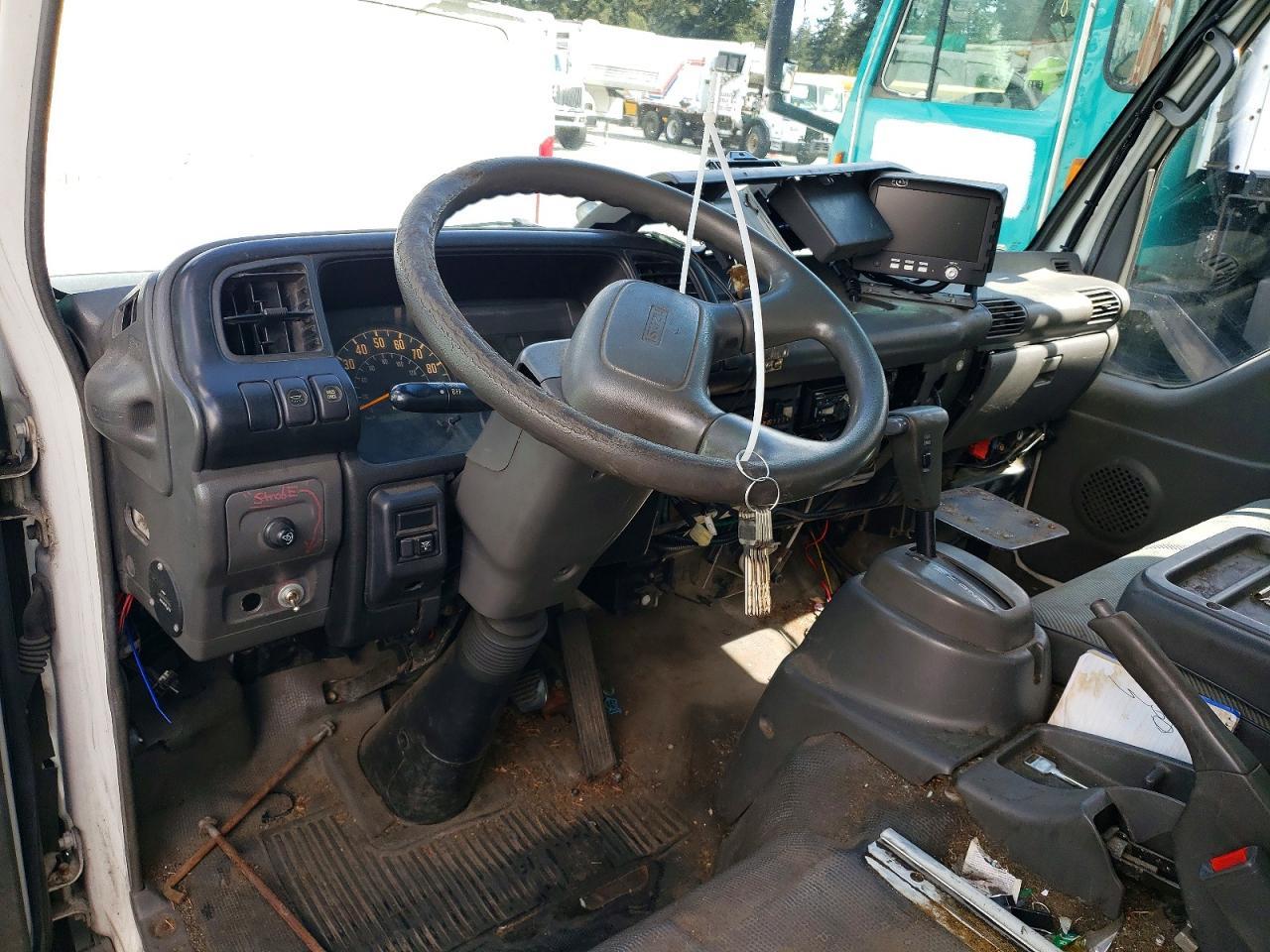 2001 Isuzu NPR BOX Truck