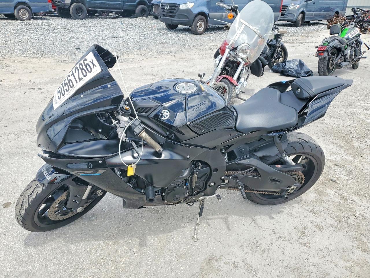 2023 Yamaha YZFR1