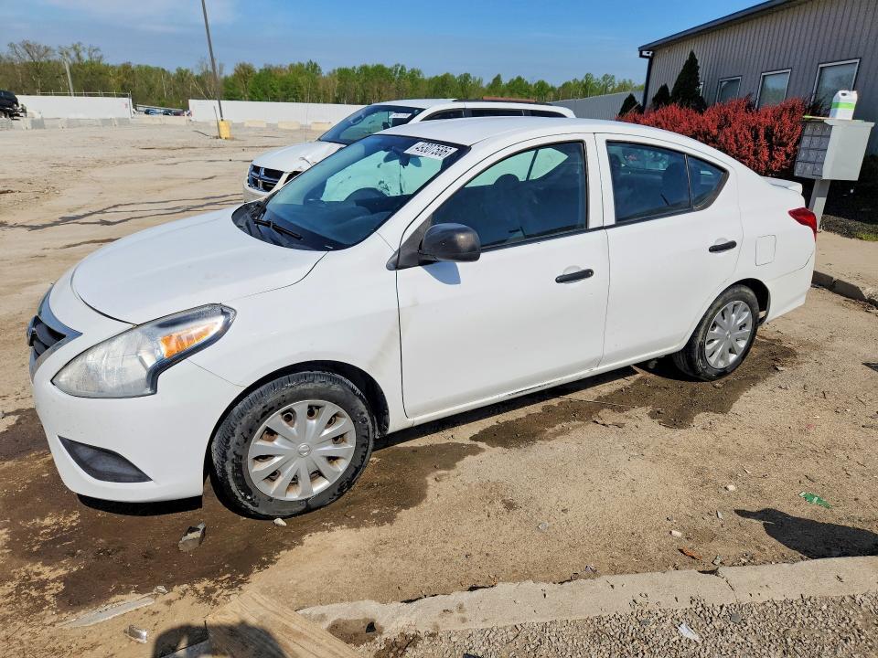 2015 Nissan Versa 1.6 s Plus
