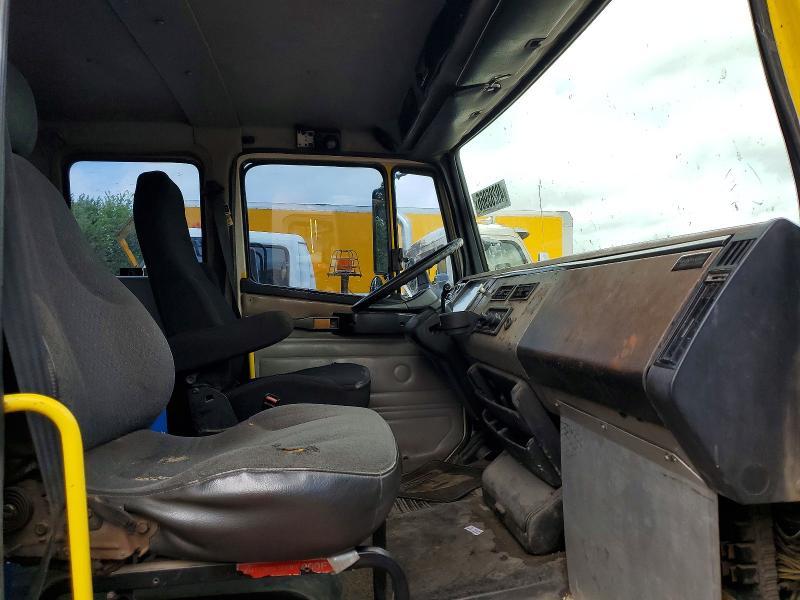 2001 Freigliner 2001 Freightliner FL60 Rollback Truck
