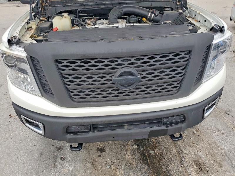2018 Nissan Titan XD SL