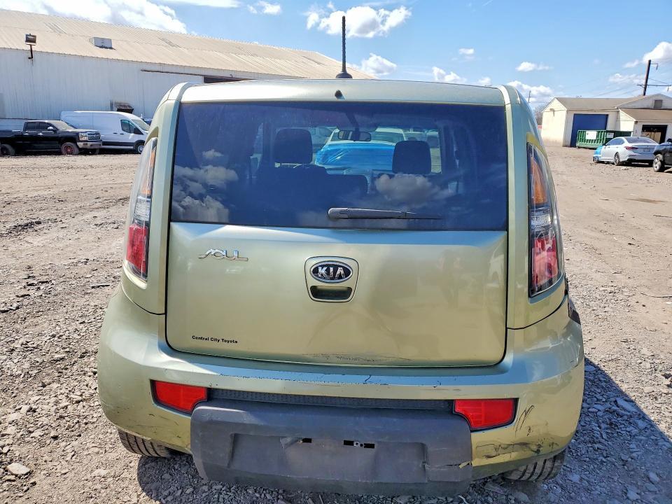 2011 KIA Soul +