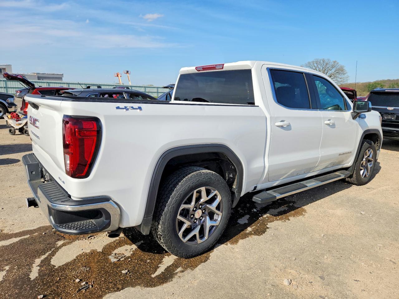 2024 GMC Sierra K1500 SLE