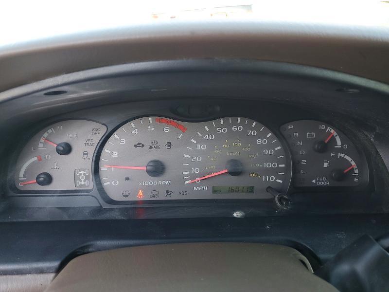 2004 Toyota Sequoia SR5