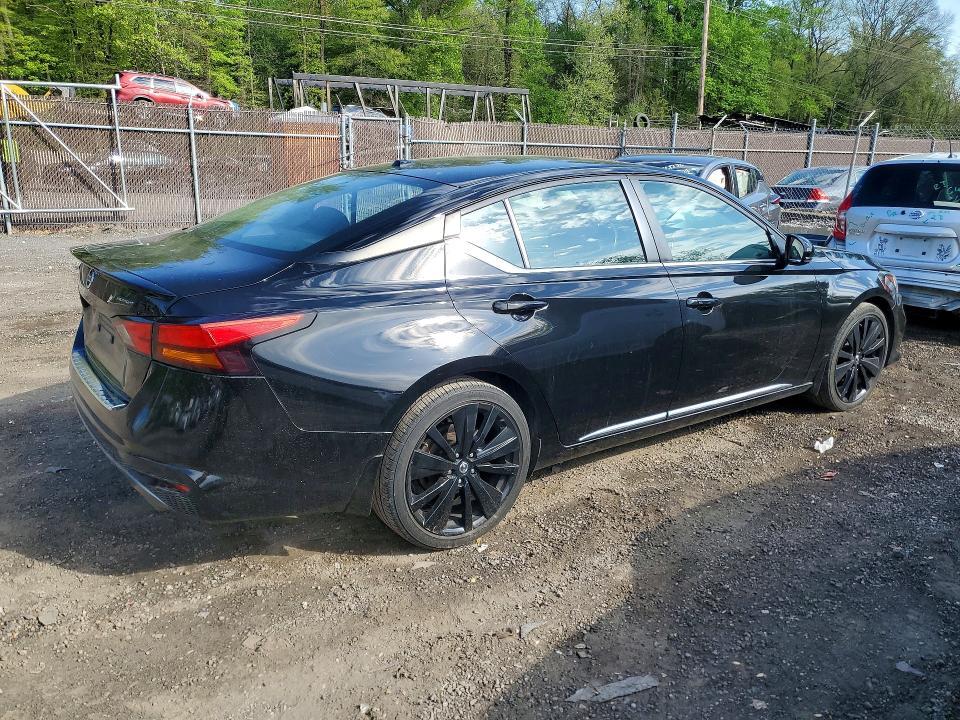 2022 Nissan Altima sr