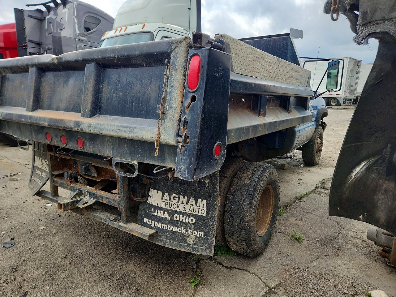 2005 Chev Rolet Silverado Dump Truck