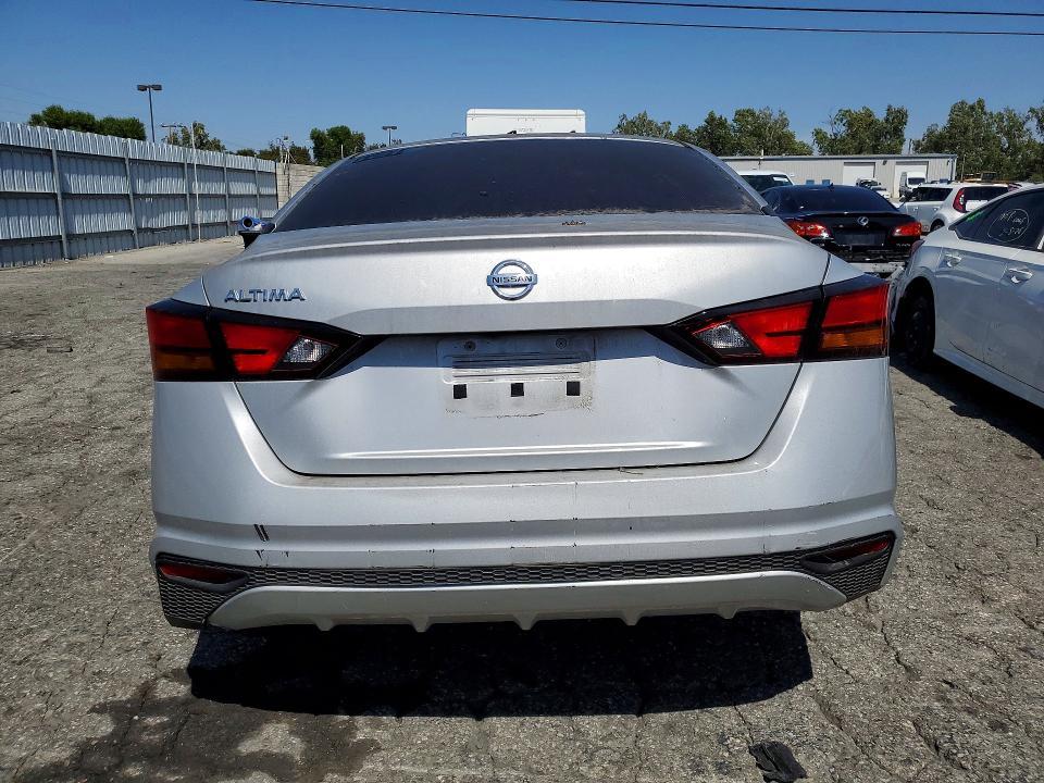 2022 Nissan Altima s