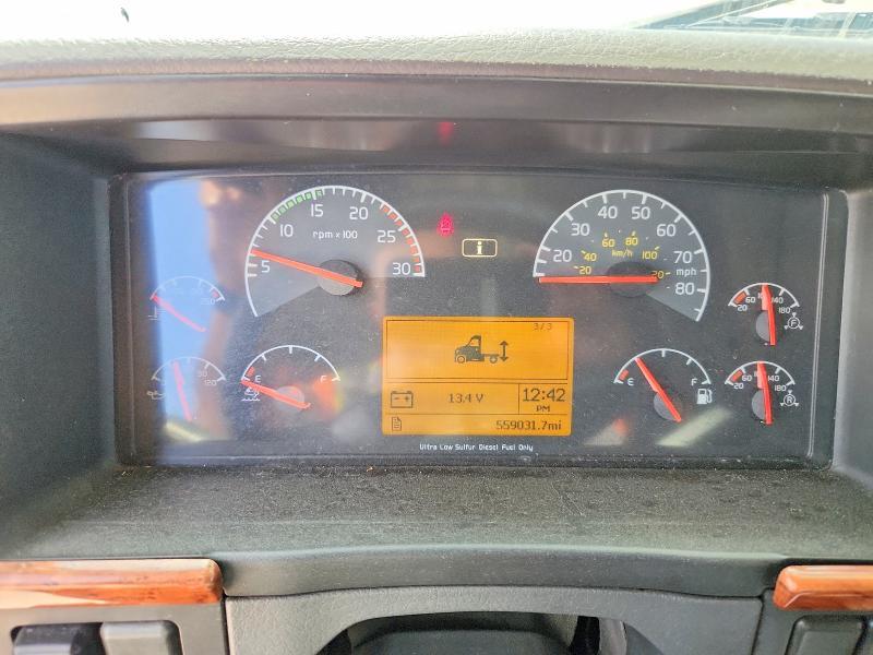 2012 Volvo VNL Semi Truck