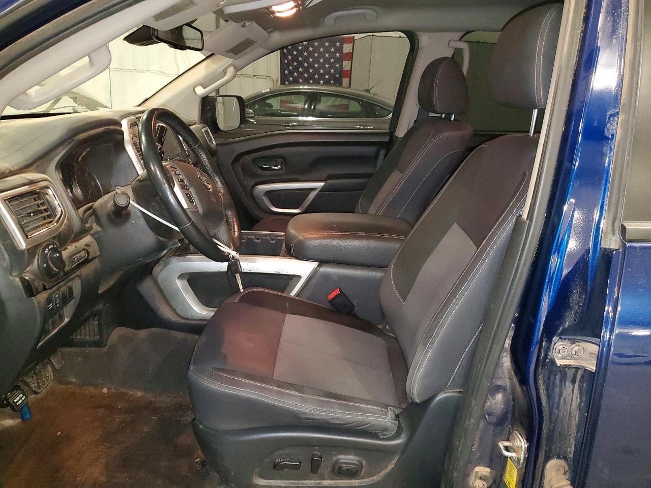 2021 Nissan Titan SV