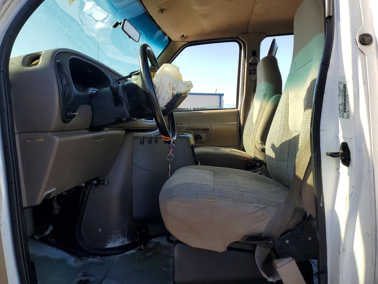 1999 Ford Econoline E350 Super Duty Wagon