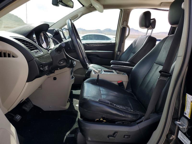 2012 Chrysler Town & Country Touring l