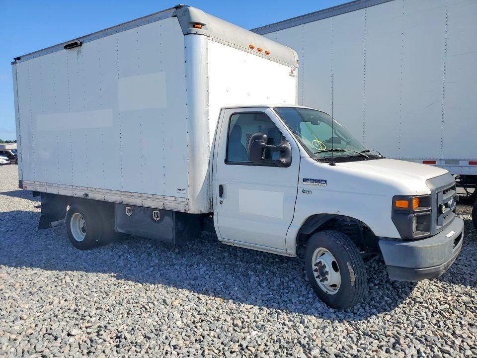 2013 Ford E250 BOX Truck