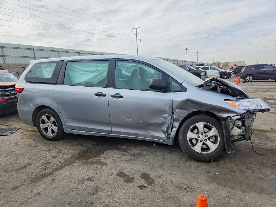 2015 Toyota Sienna l 7-passenger