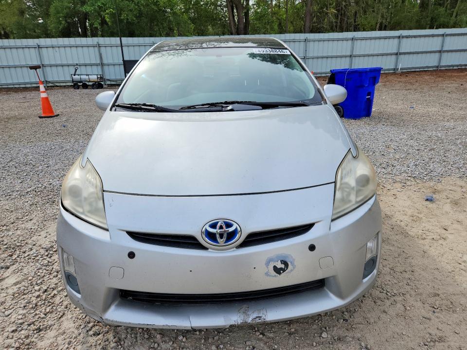 2010 Toyota Prius iii