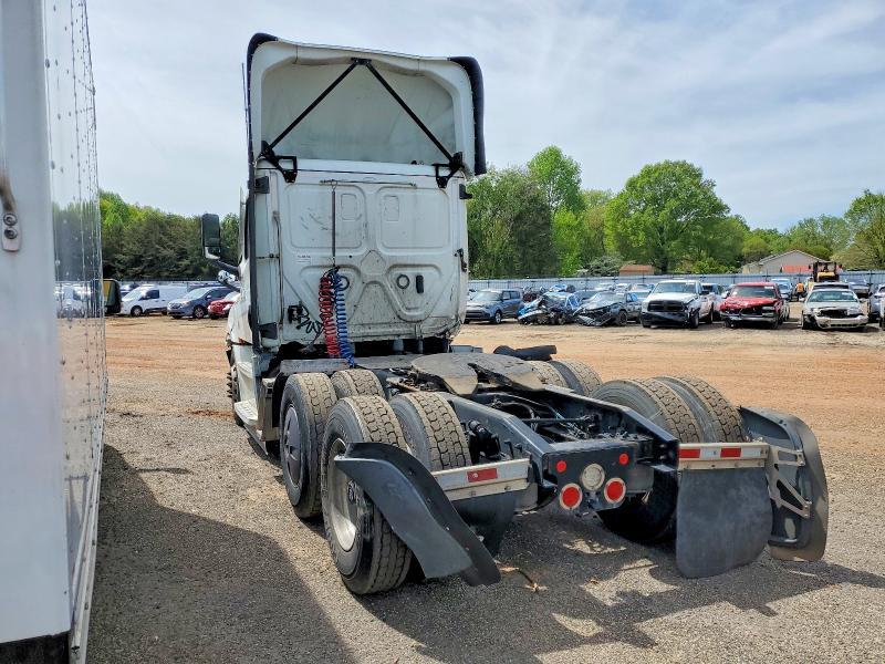 2022 Freigliner 2022 Freightliner Cascadia 126 Semi Truck