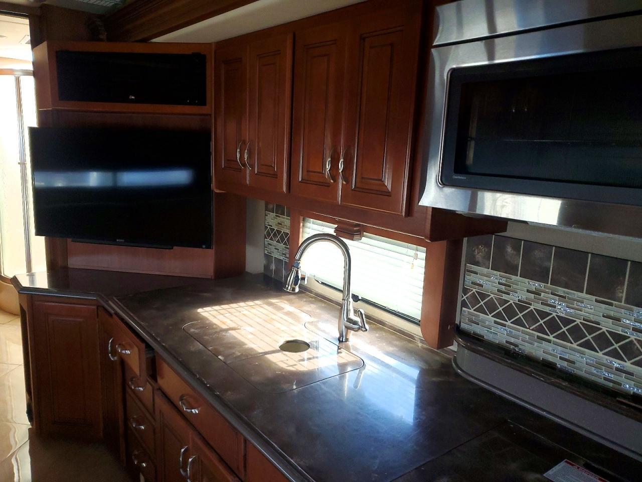 2015 Discovery Overy RV