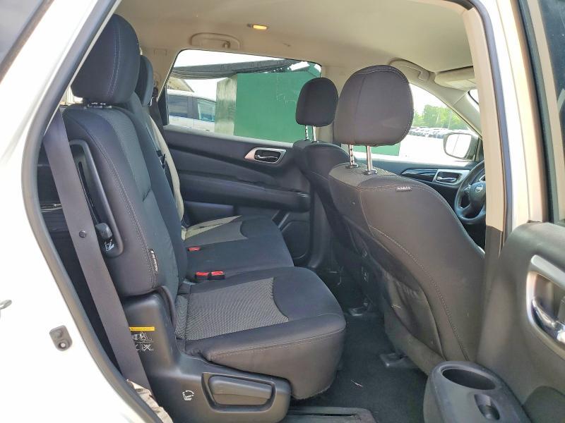 2018 Nissan Pathfinder sv