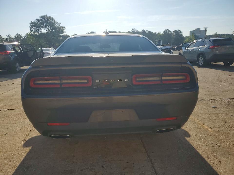 2016 Dodge Challenger sxt