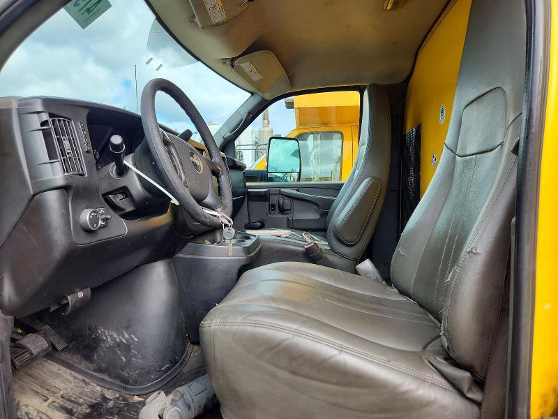 2011 GMC Savana box Truck
