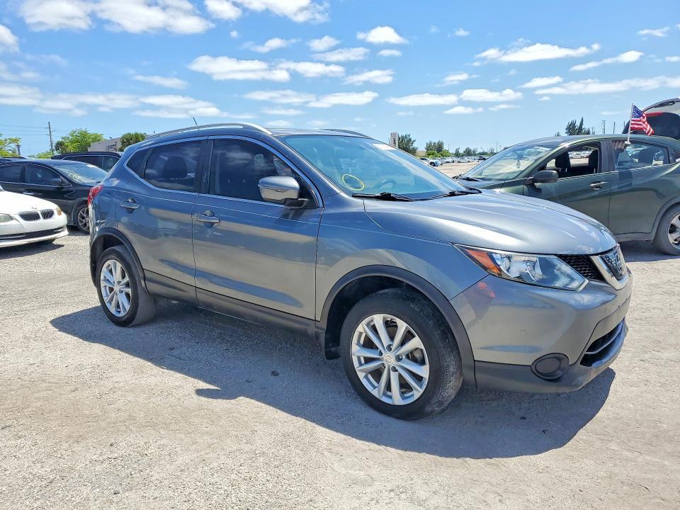 2018 Nissan Rogue Sport sv
