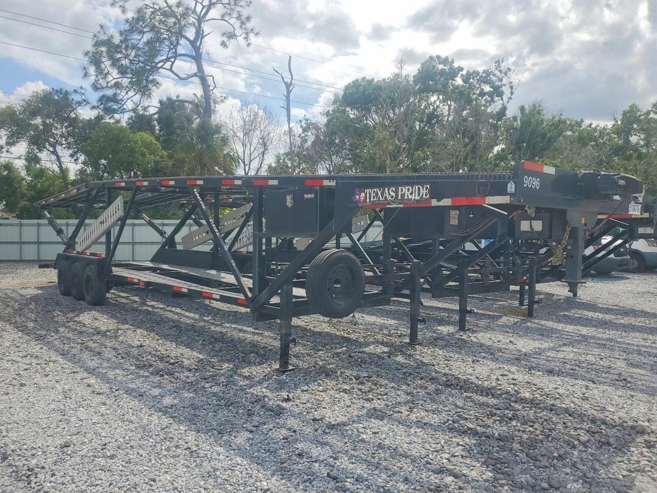 2022 Texas Pride CA84727KGN Car Carrier