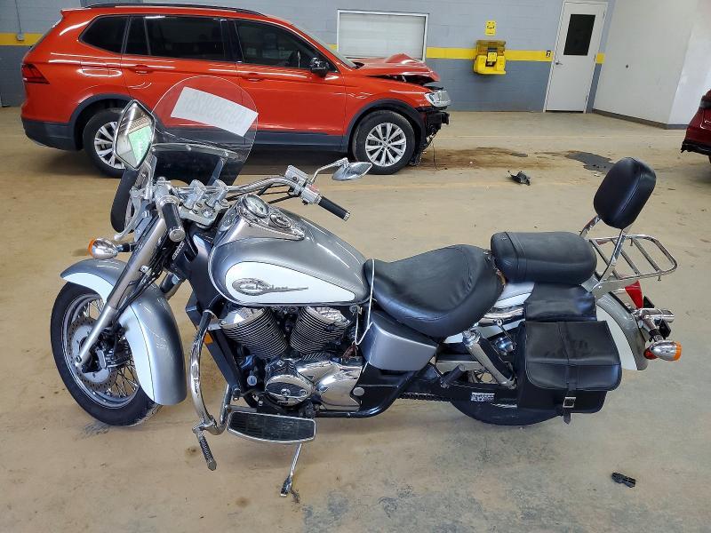 2001 Honda VT750 CD2