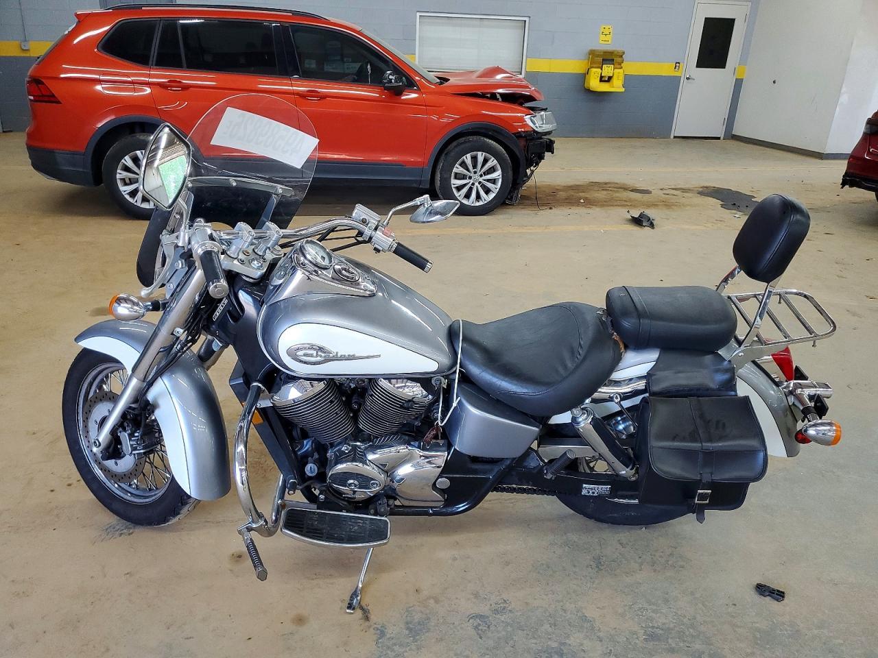 2001 Honda VT750 CD2