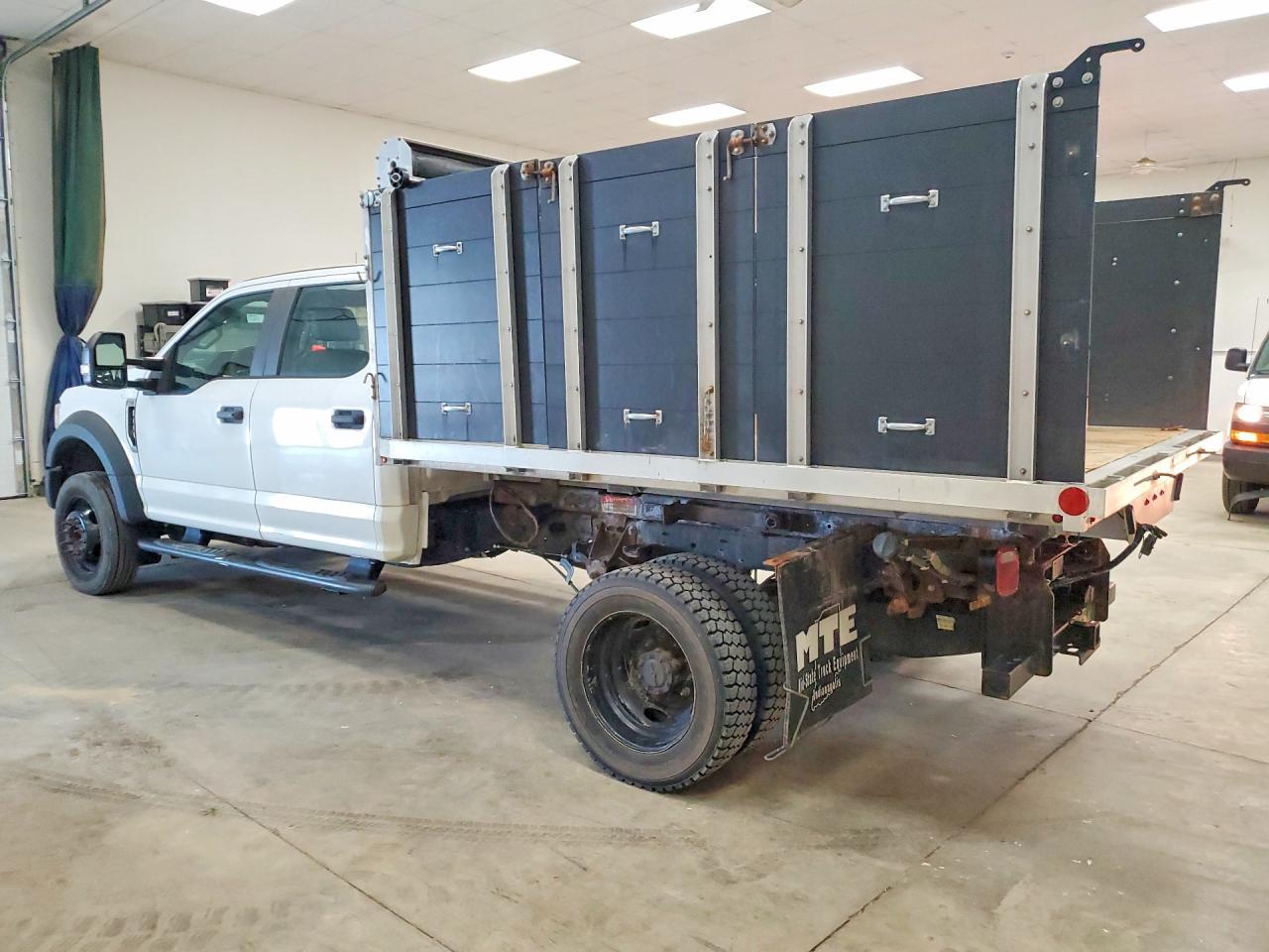 2020 Ford F450 Super Duty Flatbed Truck