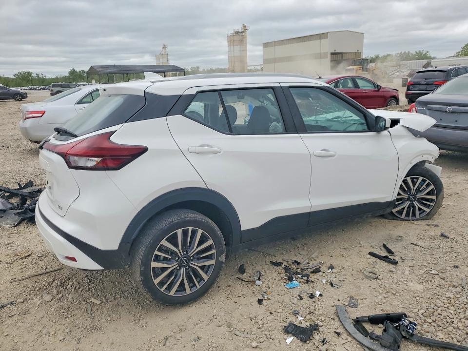 2022 Nissan Kicks sv