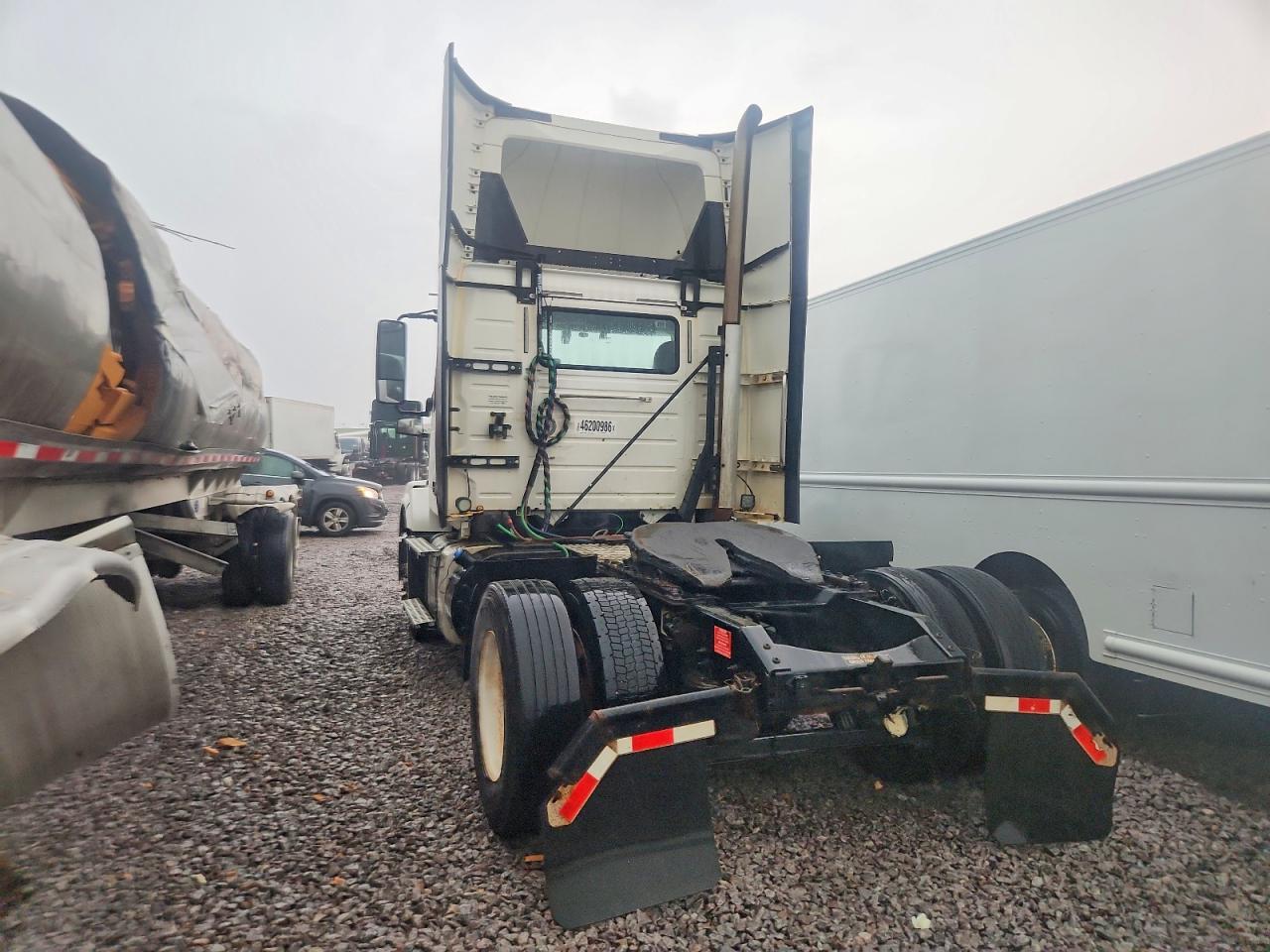2018 Volvo VNL Semi Truck