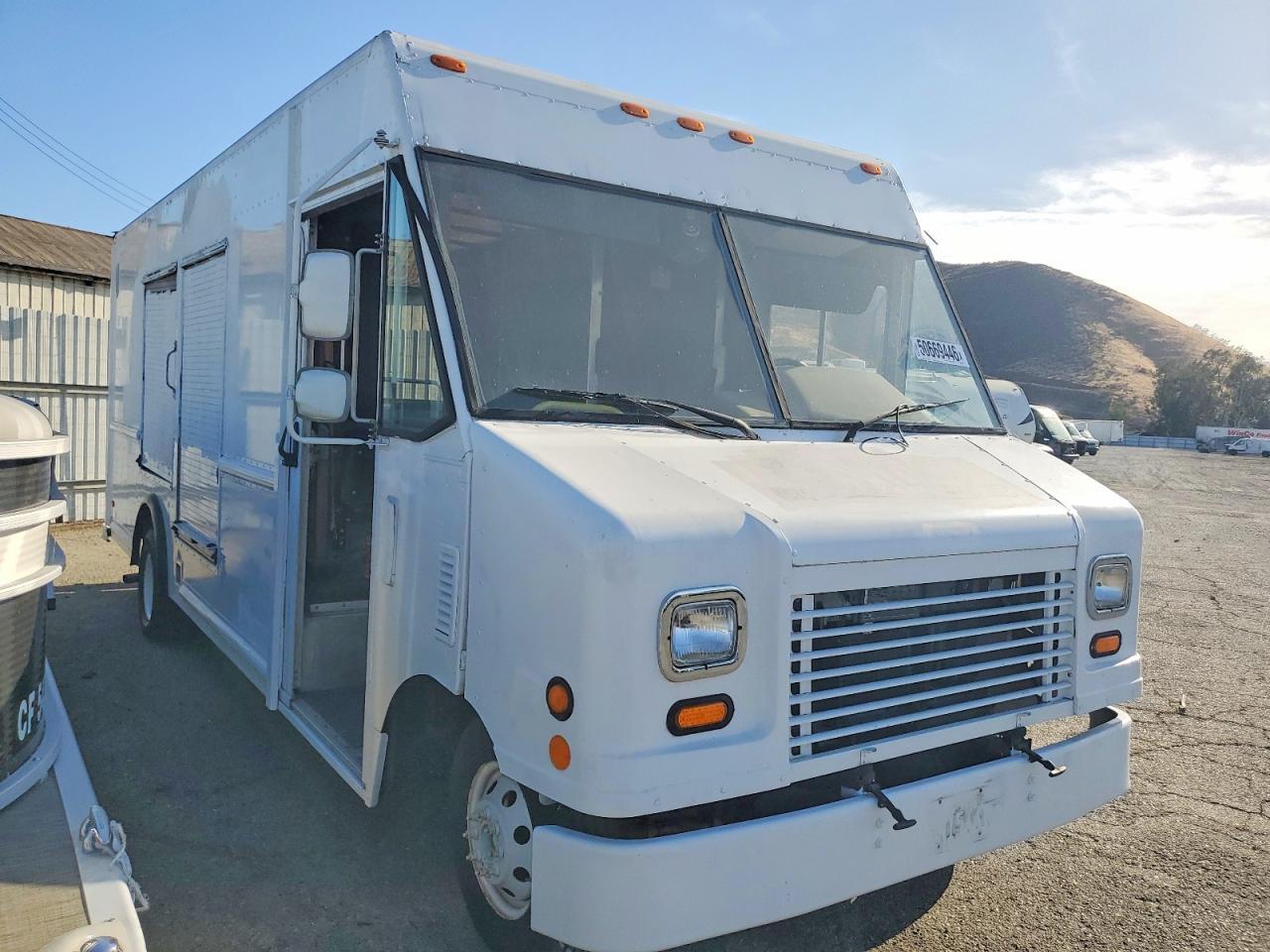 2007 Ford Econoline E450 Super Duty Commercial STR