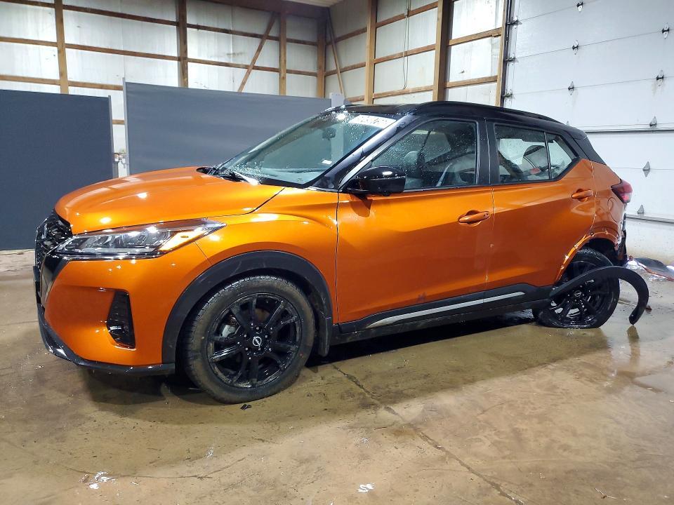 2023 Nissan Kicks sr