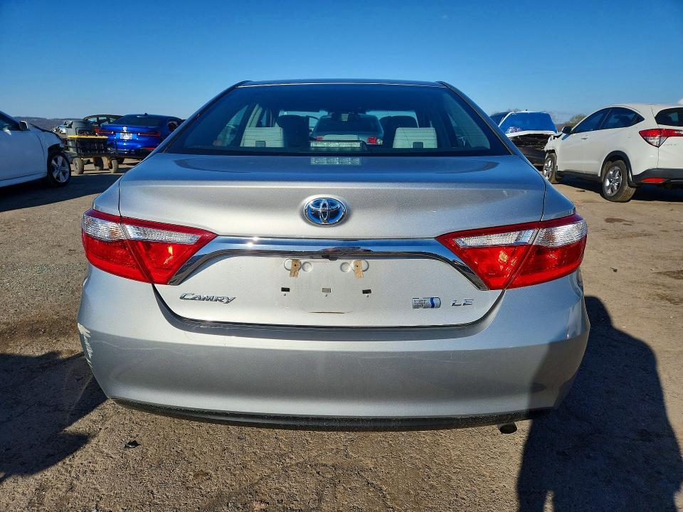 2016 Toyota Camry Hybrid le