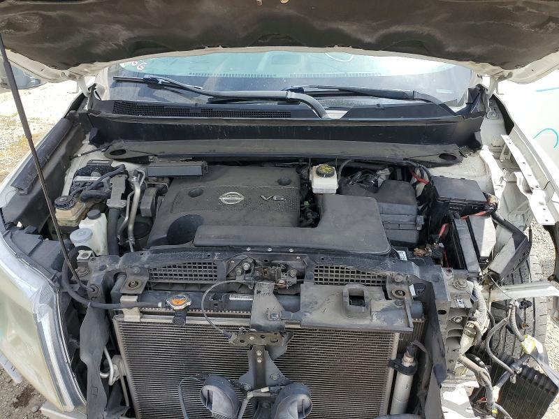 2014 Nissan Pathfinder sv