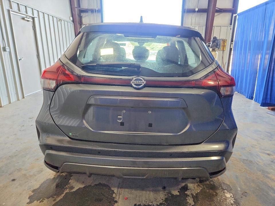 2021 Nissan Kicks s