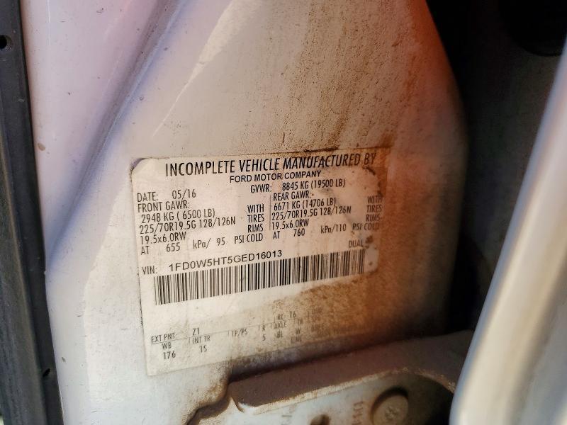 2016 Ford F550 Super Duty Flatbed Truck