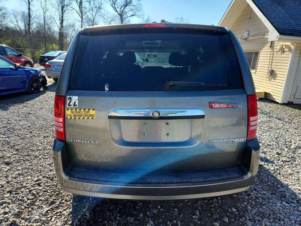 2010 Chrysler Town and Country