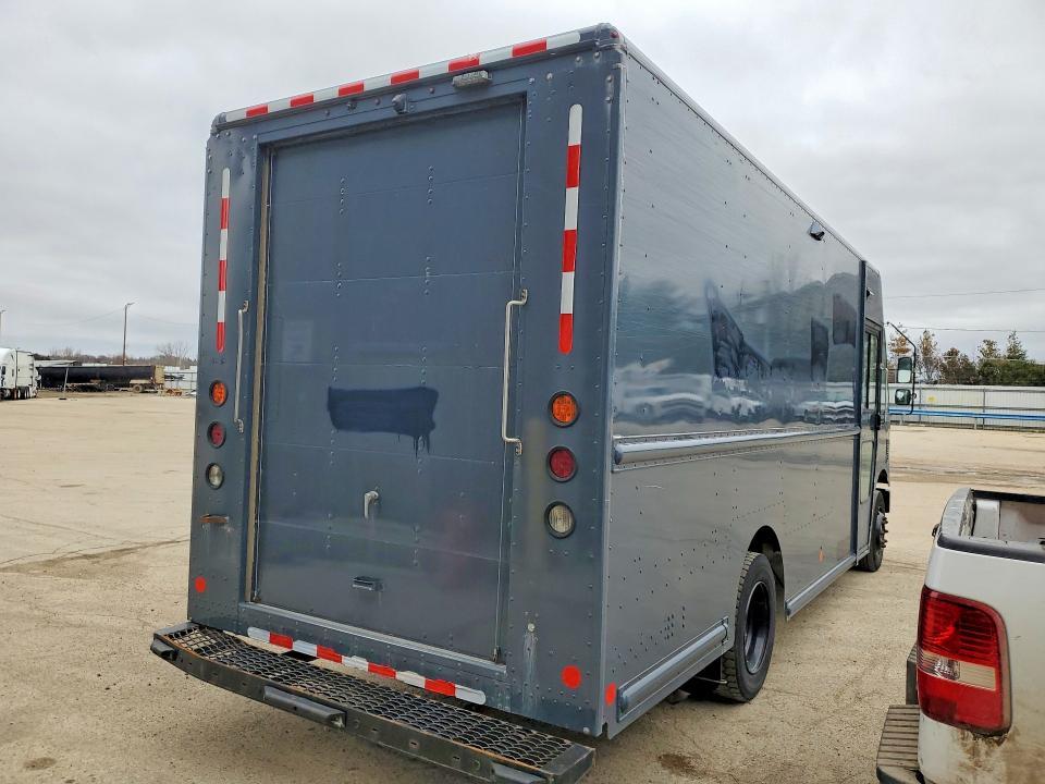 2020 Freightliner MT45G Chassis Delivery Truck