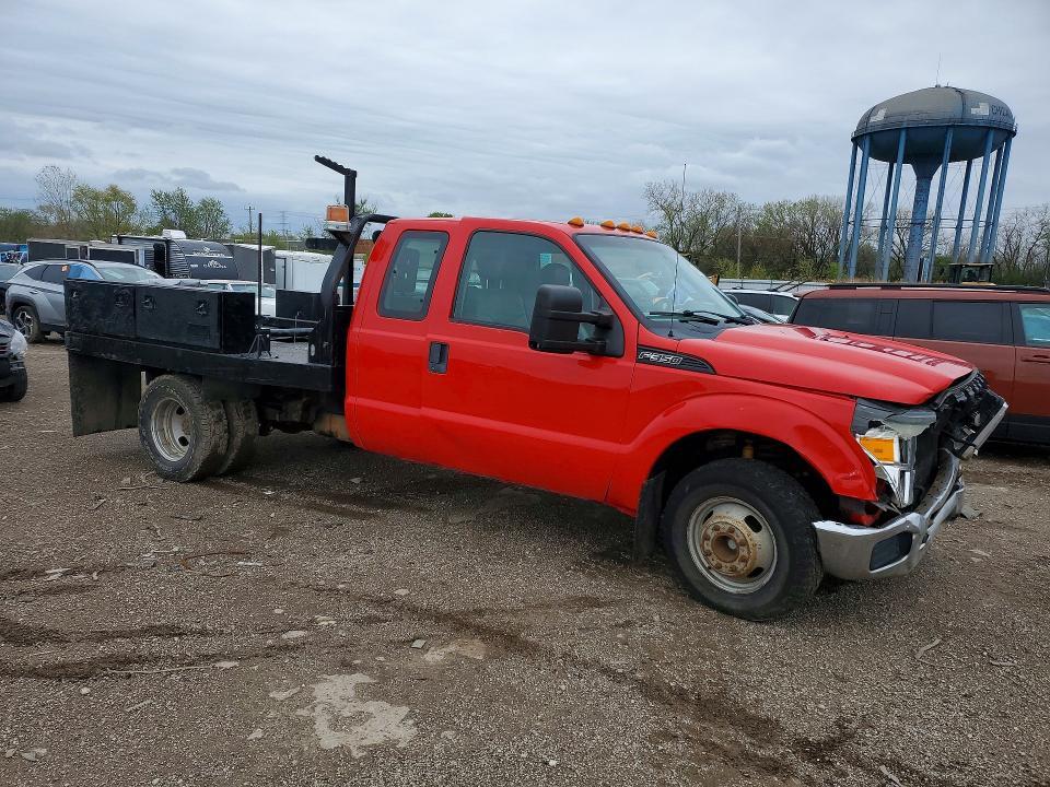 2016 Ford F350 Super Duty Flatbed Truck