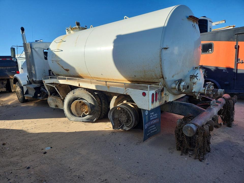 2011 Kenworth Construction T800