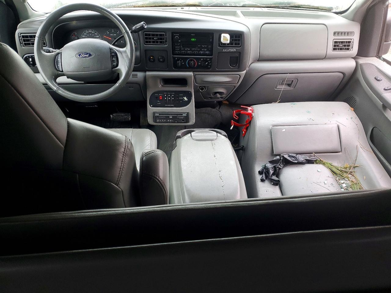 2004 Ford Excursion XLT