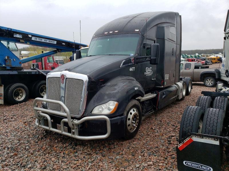 2015 Kenworth T680 Semi Truck