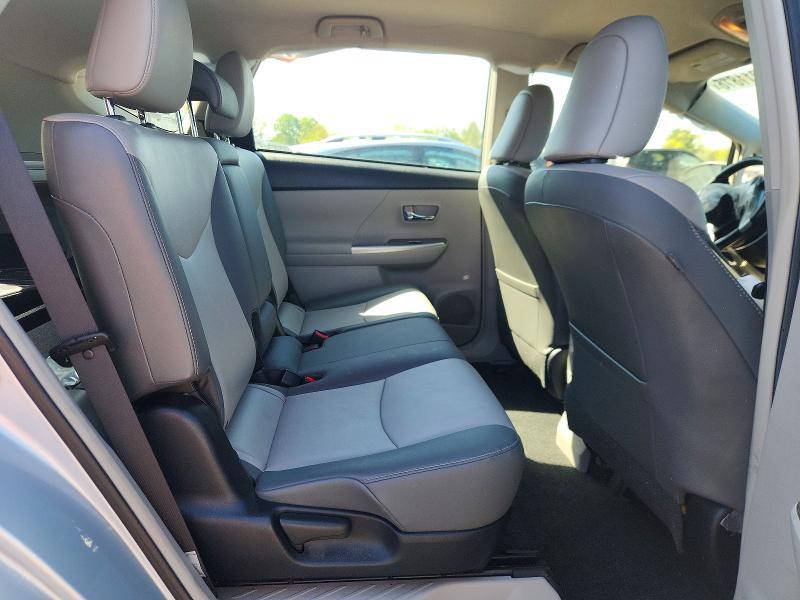 2015 Toyota Prius v Five