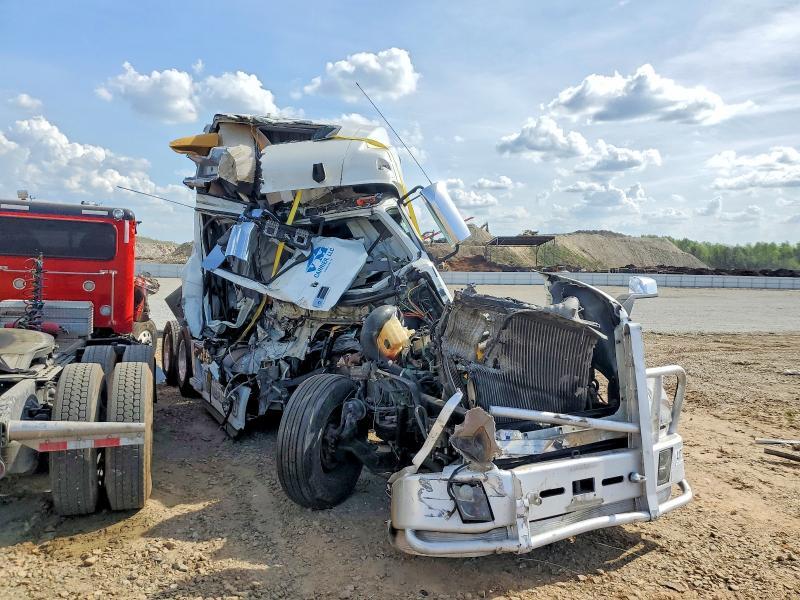 2007 Volvo VNL Semi Truck